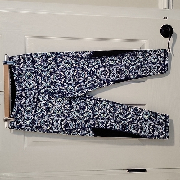 Victoria's Secret Sport Knockout Capri sz small - Picture 3 of 5